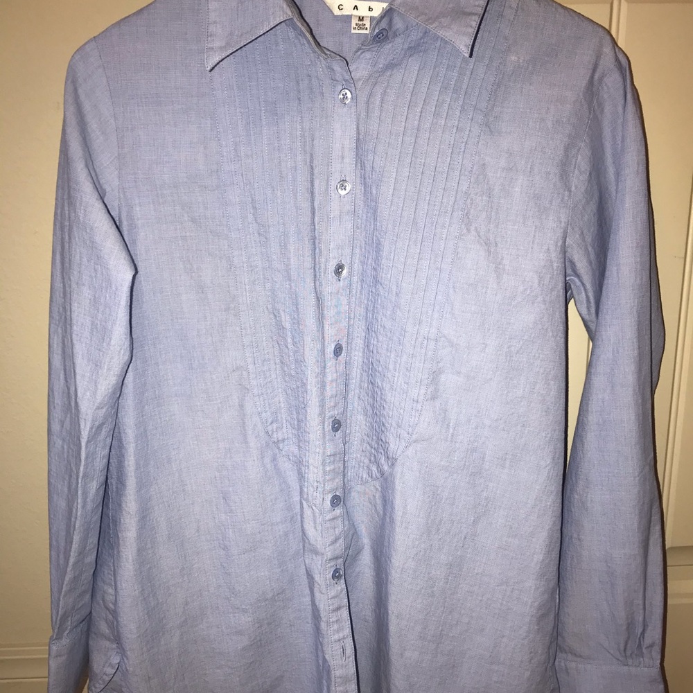 Women’s long sleeve button blouse!